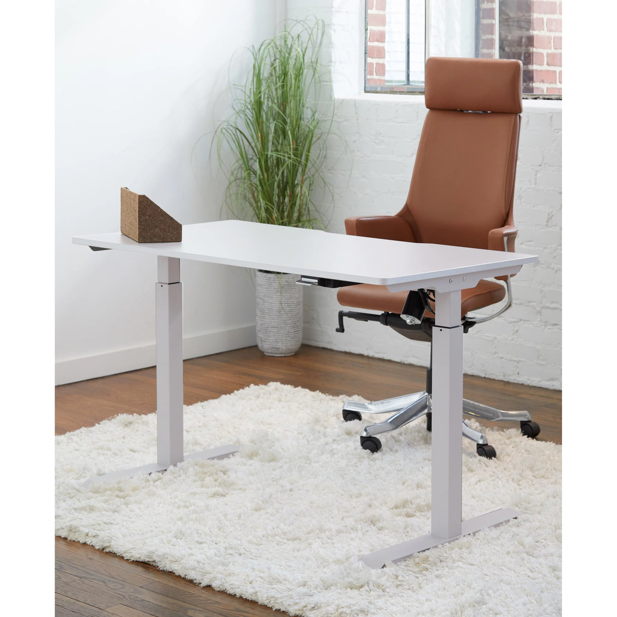 Electric Height Adjustable Standing Desk in White V84133
