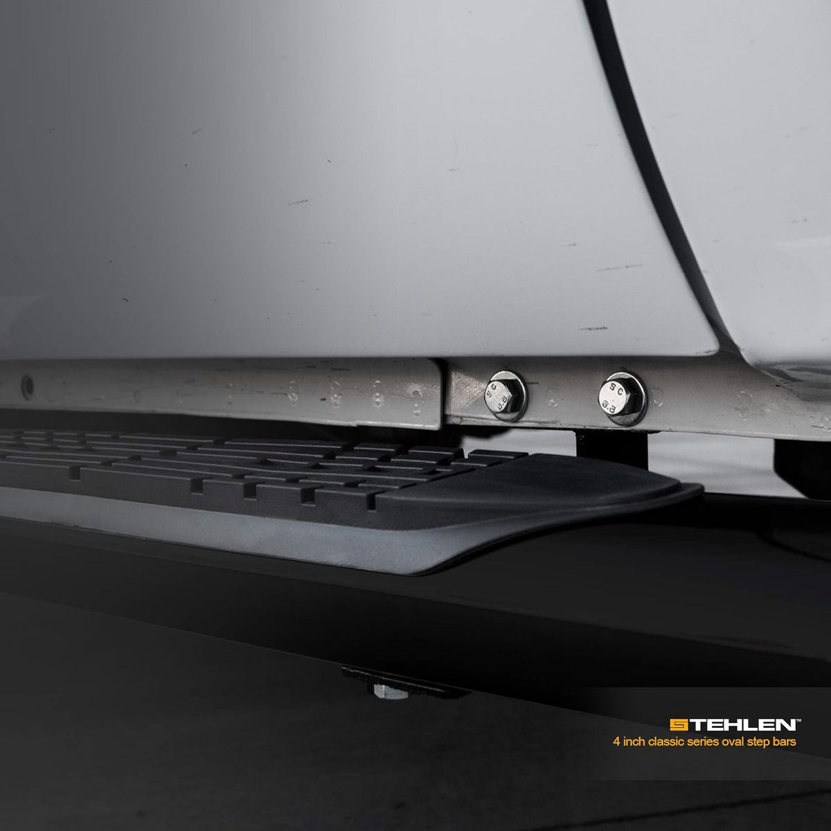 4 Oval Side Step Nerf Bars Black E113402