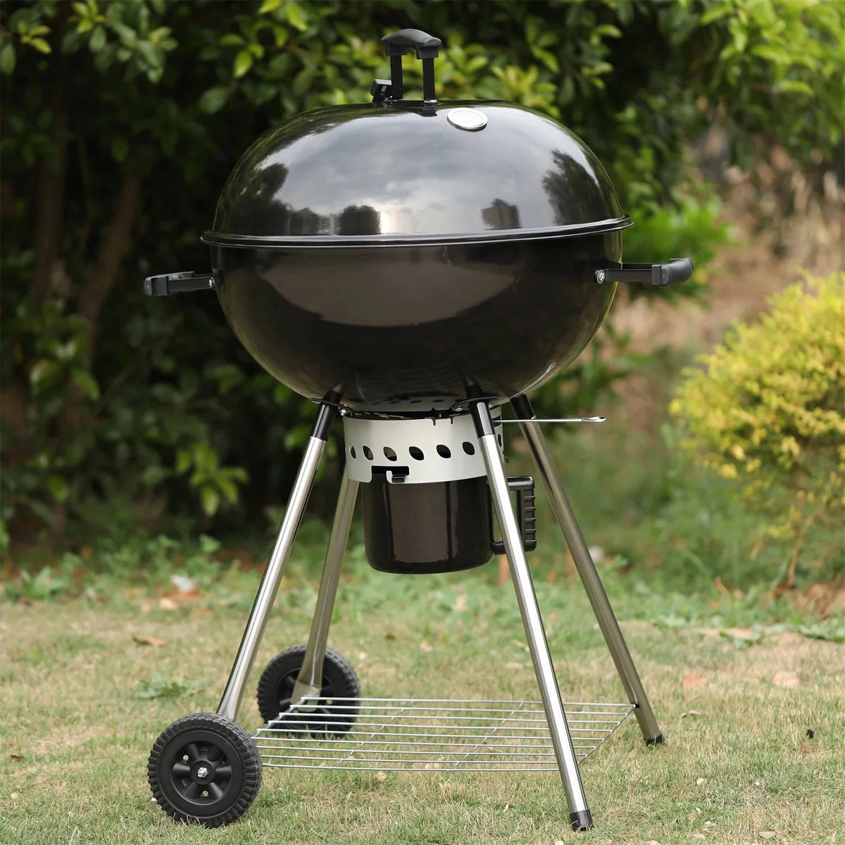22" Portable Charcoal BBQ Grill, Black J37529