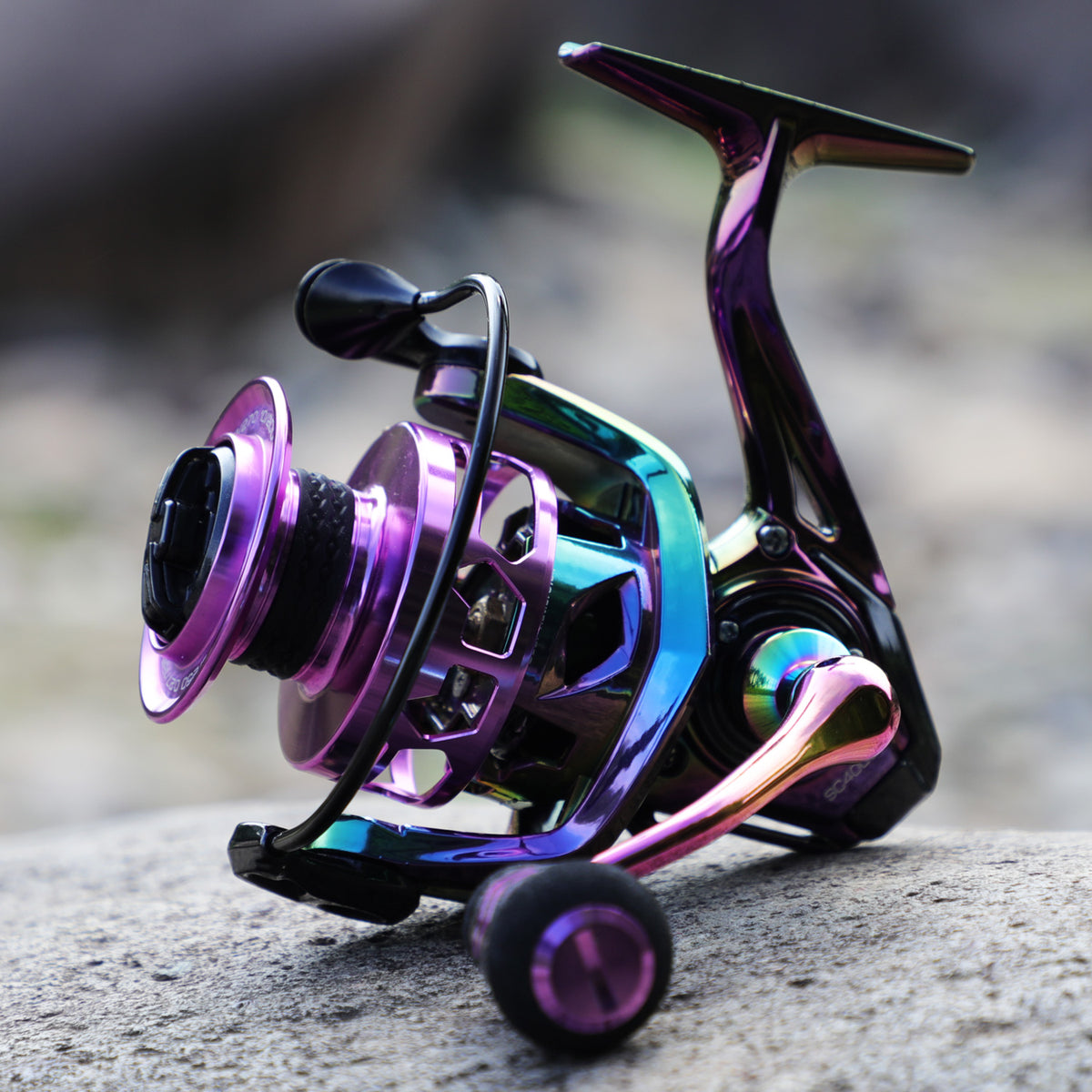 Multicolor Carbon Spinning Reel Q99712