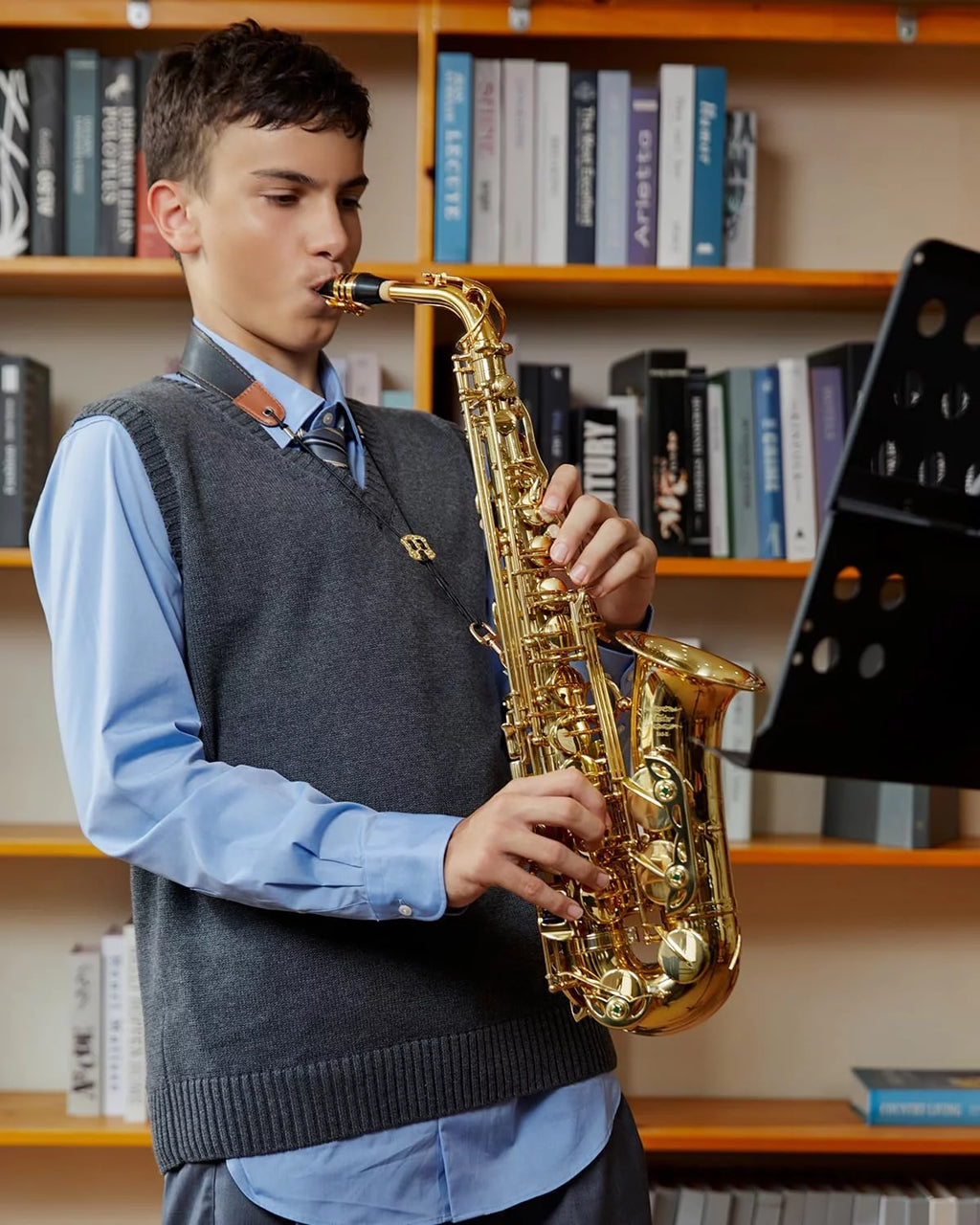 Gold Lacquer Alto Saxophone with Stand G932
