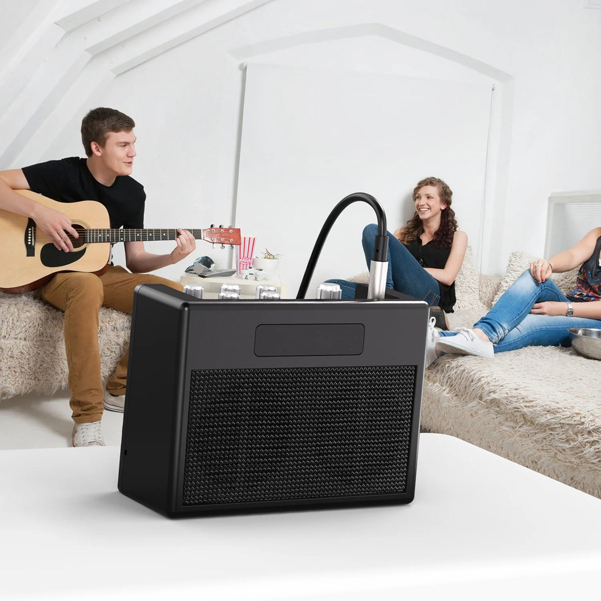 Portable Guitar Amplifier 5 Watt with Aux Input Headphone Output U43729