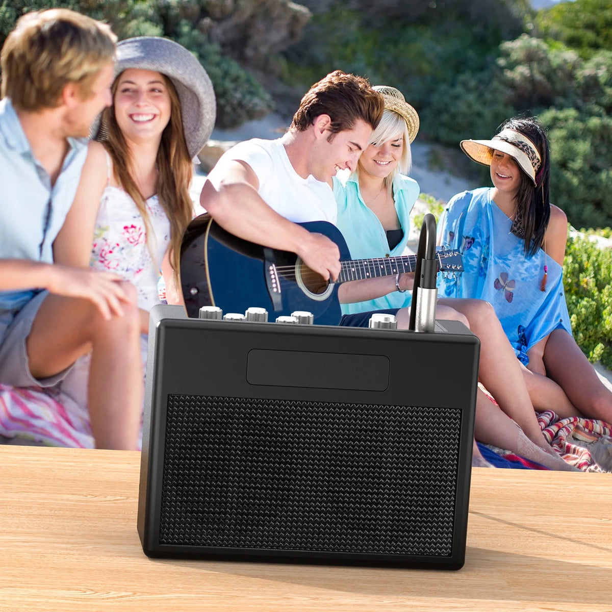 Portable Guitar Amplifier 5 Watt with Aux Input Headphone Output U43729
