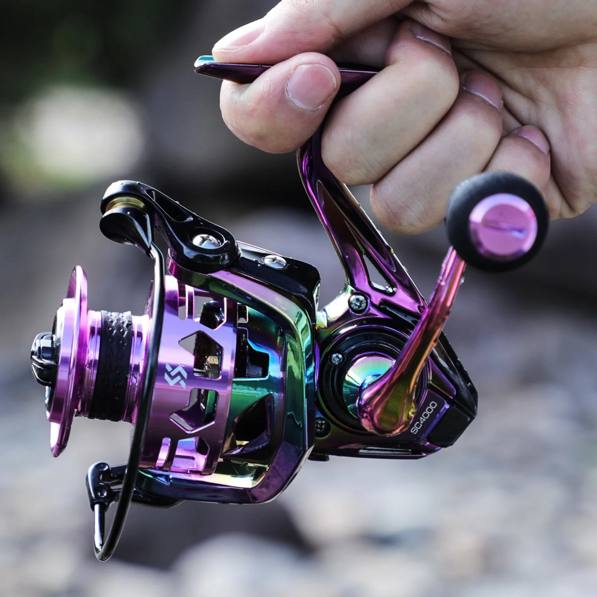 Multicolor Carbon Spinning Reel Q99712
